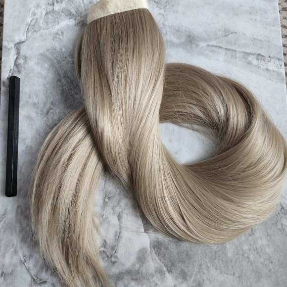 28" Honey Blonde Ponytail Extension - Picture 6 of 7